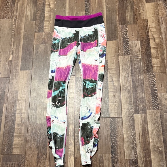 Lululemon Abstract Multicolor Leggings - Picture 5 of 5